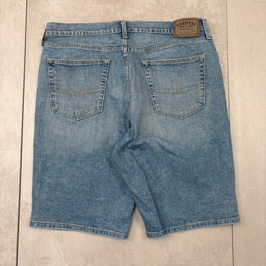 Vintage Levis Baggy Blue Denim Shorts - 36
