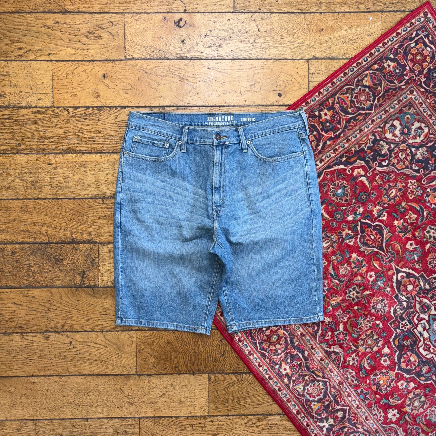 Vintage Levis Baggy Blue Denim Shorts - 36