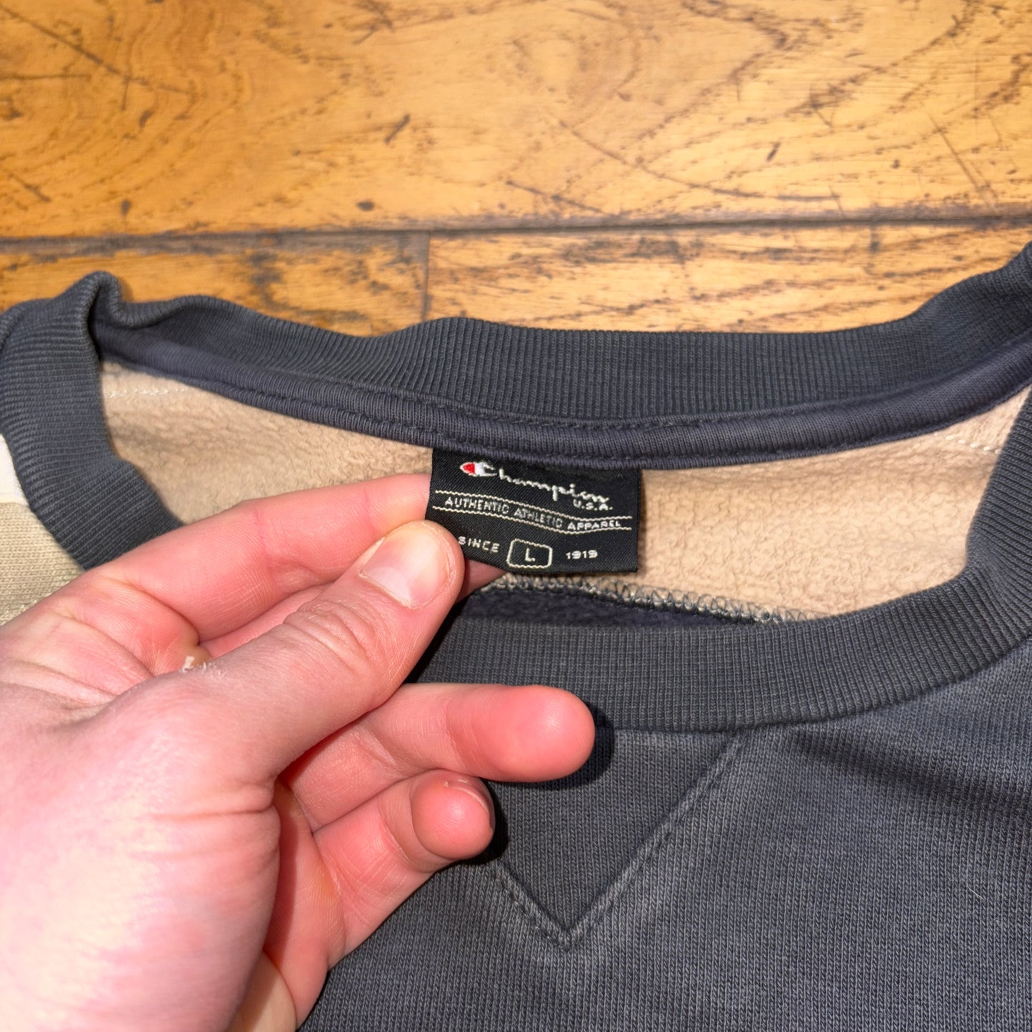 Vintage Champion Black Cream Embroidered Sweatshirt - XL