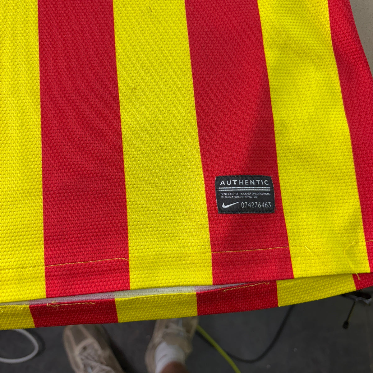 FC Barcelona 2013/15 Away Red Yellow Nike Stripe Football Shirt - M