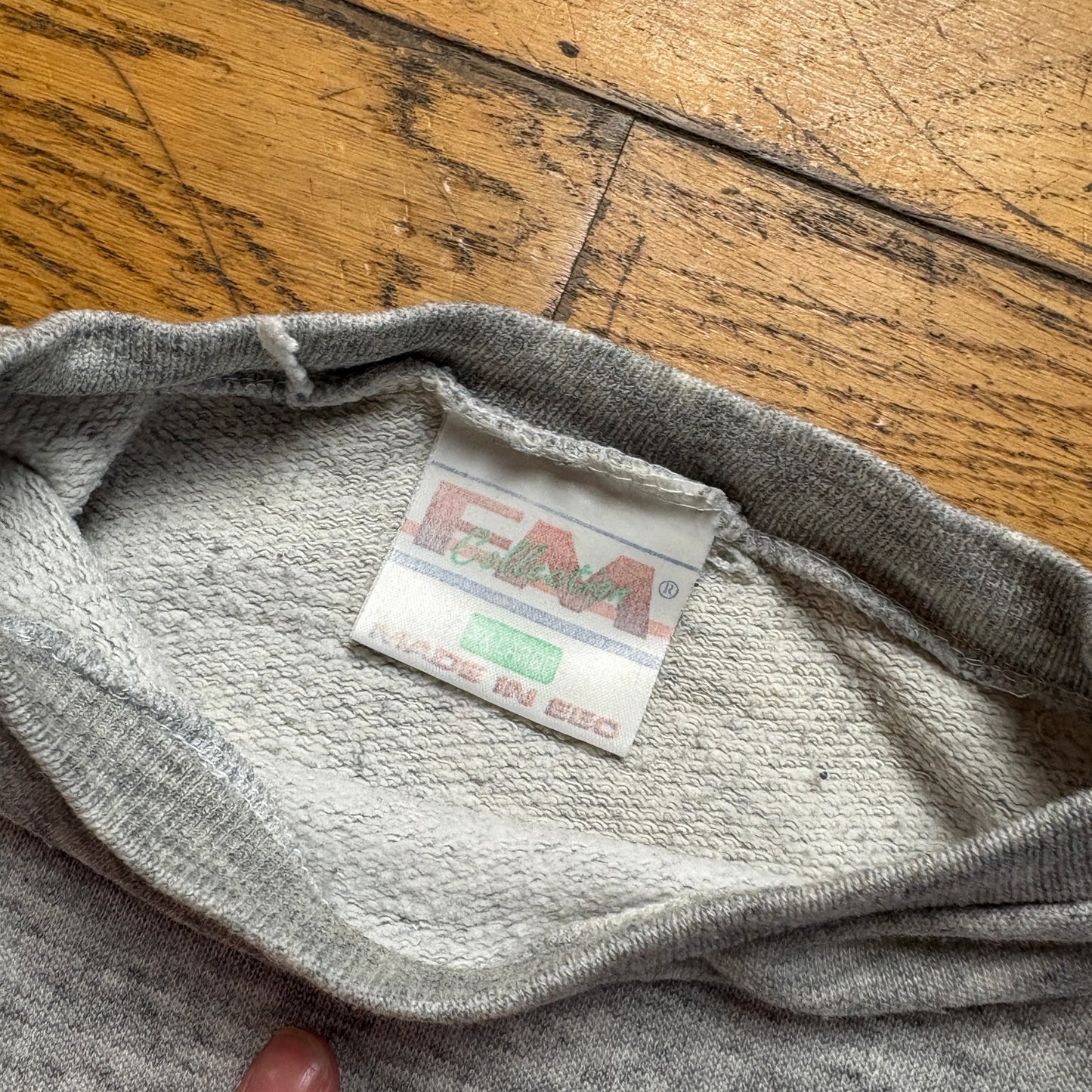 Vintage 90s Grey USA Graphic Boxy Sweatshirt - M