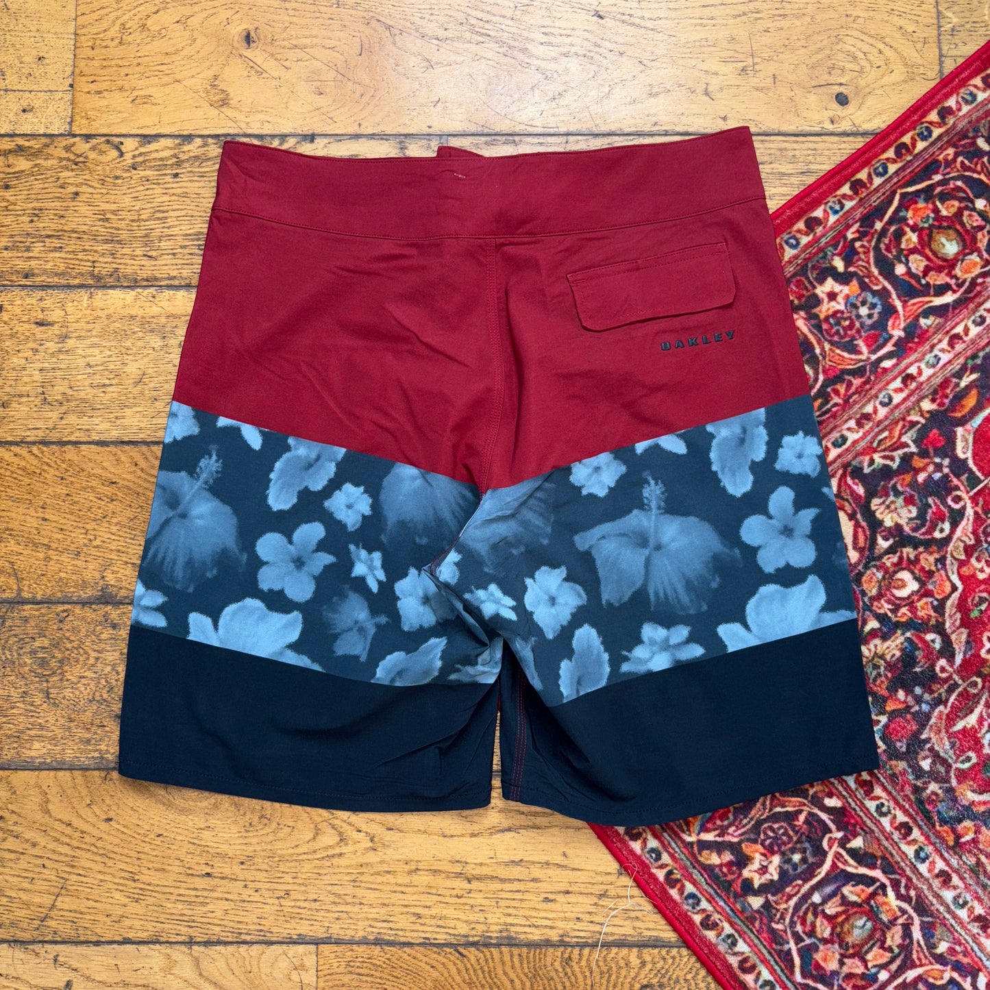Vintage Oakley Red Board Swimming Trunks Surfwear Shorts Jorts - 32
