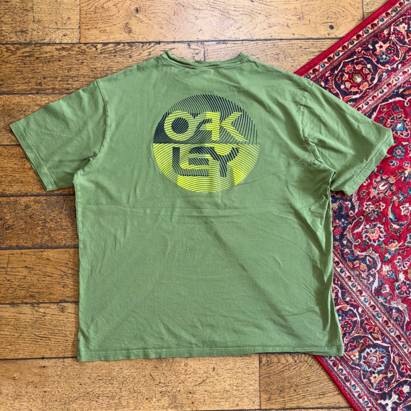 Vintage Oakley Green y2K Surfwear Graphic T-Shirt - 2XL