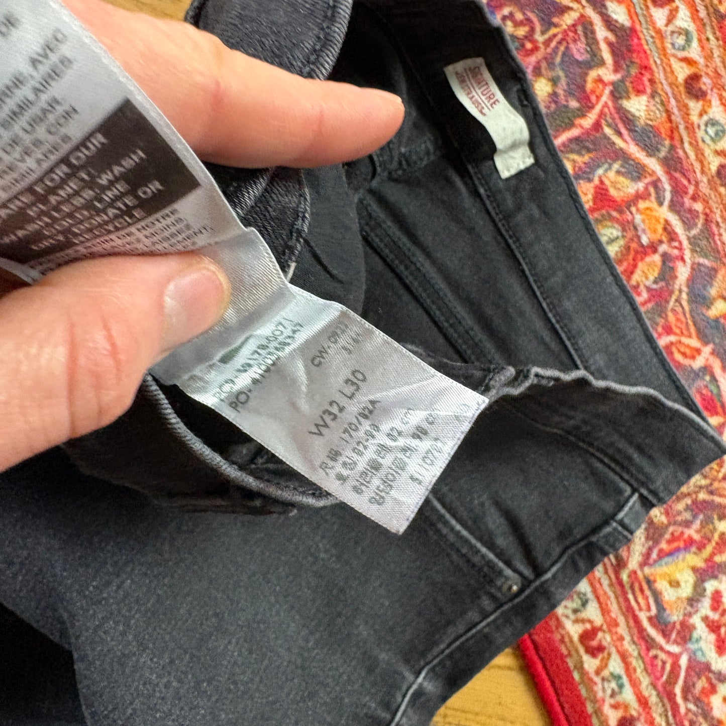 Vintage Levis Slim Black Denim Jeans - 32