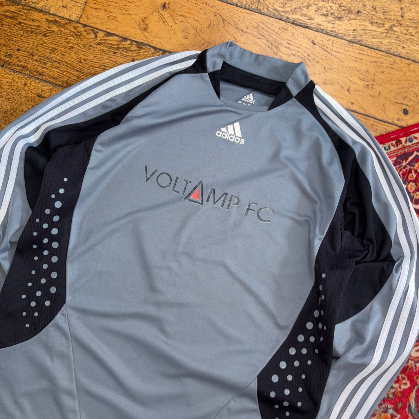 Vintage Adidas Grey Black Goalkeeper Football Long Sleeve T-Shirt - L