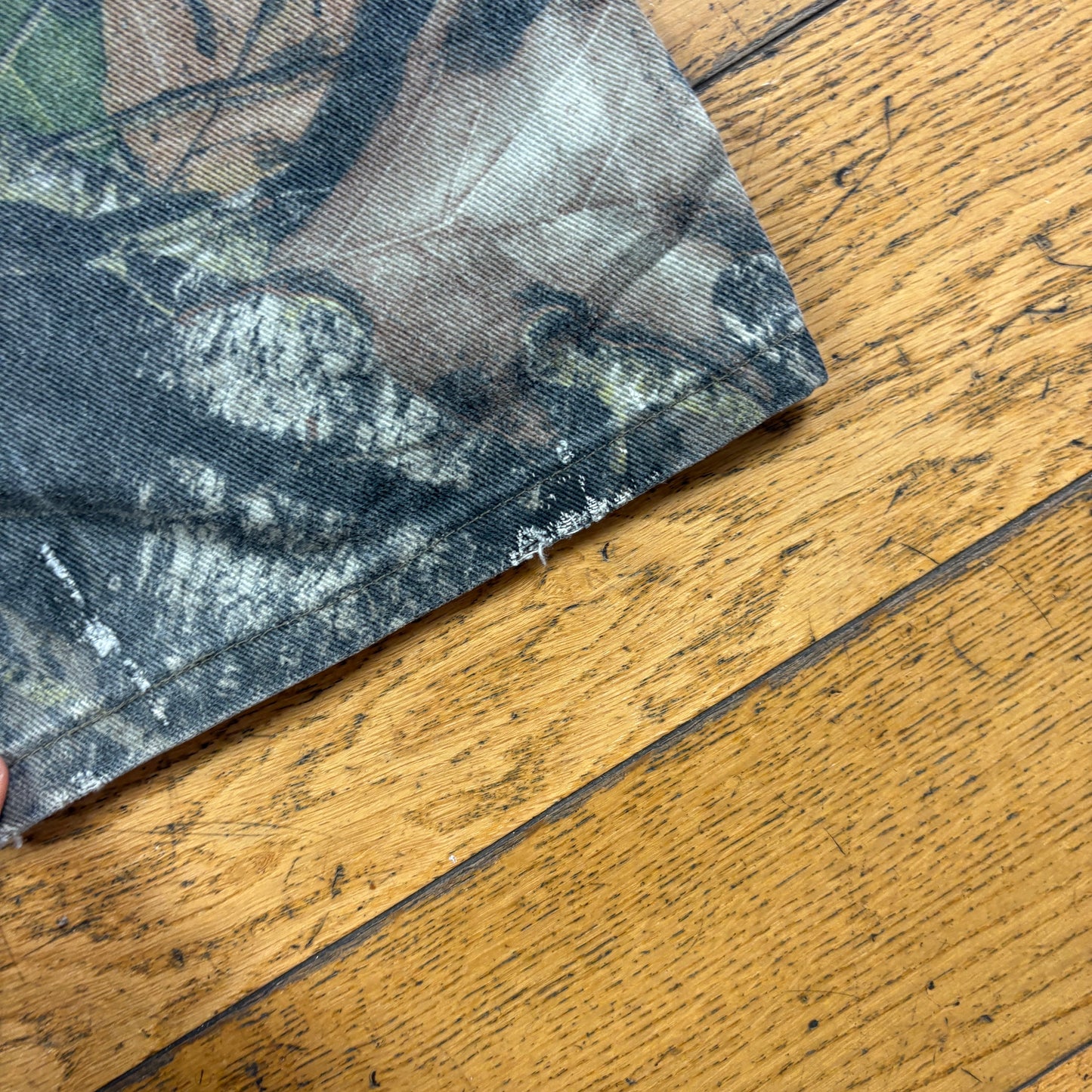 Vintage Wrangler Real Tree Camo Green Hunting Workwear Trousers - 32
