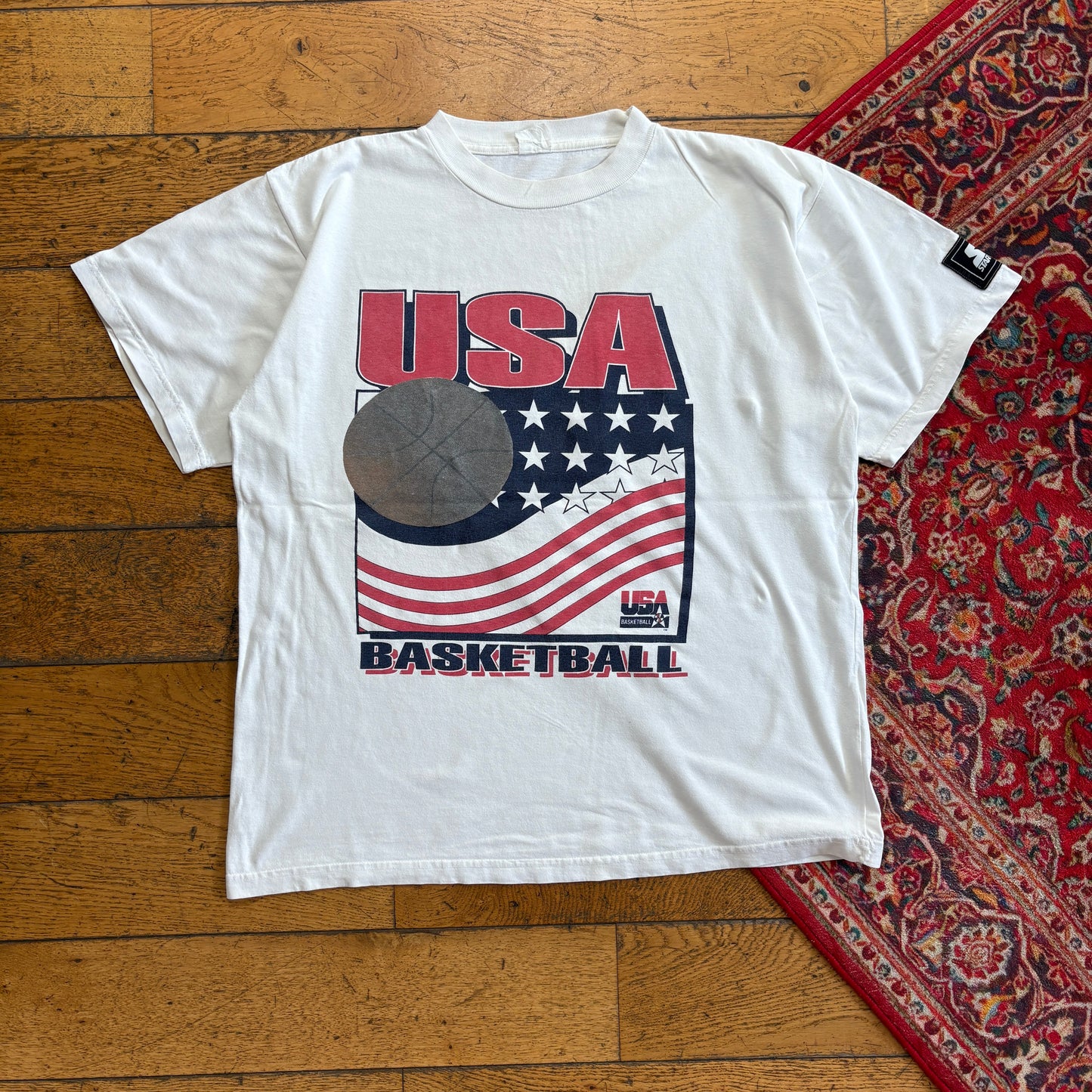 Vintage Starter White USA Basketball Graphic T-Shirt - L