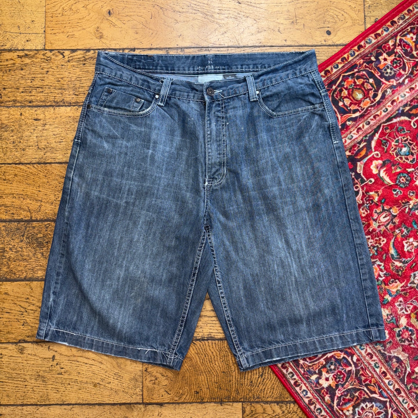 Vintage Urban Blue Embroidered Y2K Hip Hop Baggy Jeans Shorts Jorts - 38