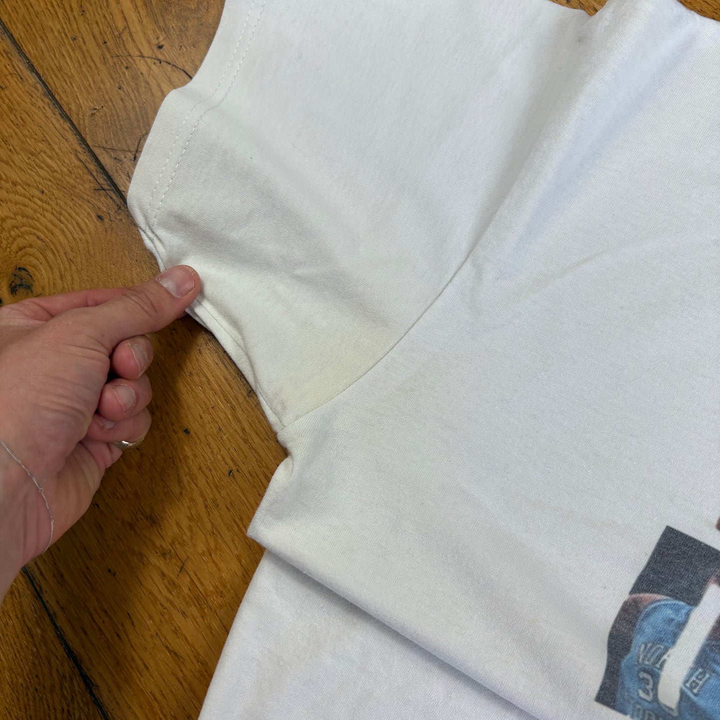 Vintage Basketball White Graphic T-Shirt - M