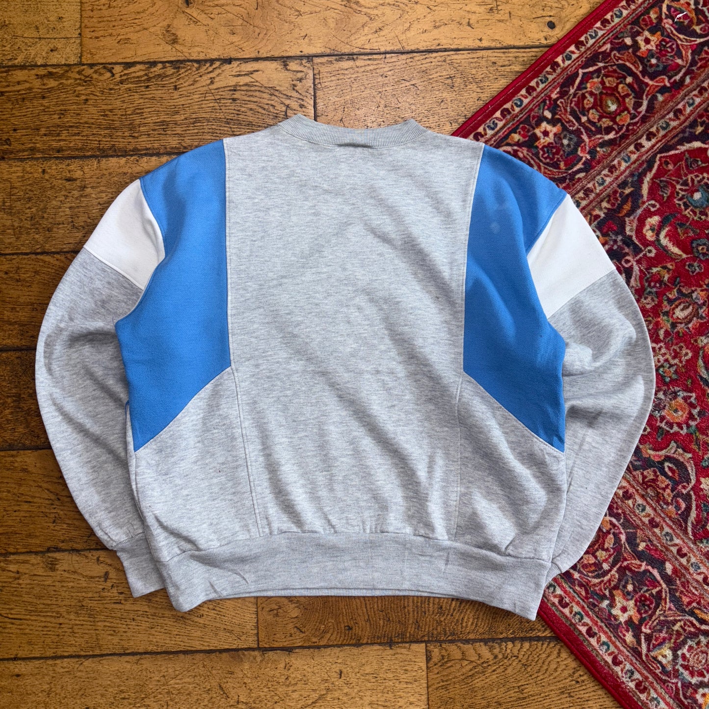 Vintage 90s Nike Grey Swoosh Boxy Embroidered Sweatshirt - M