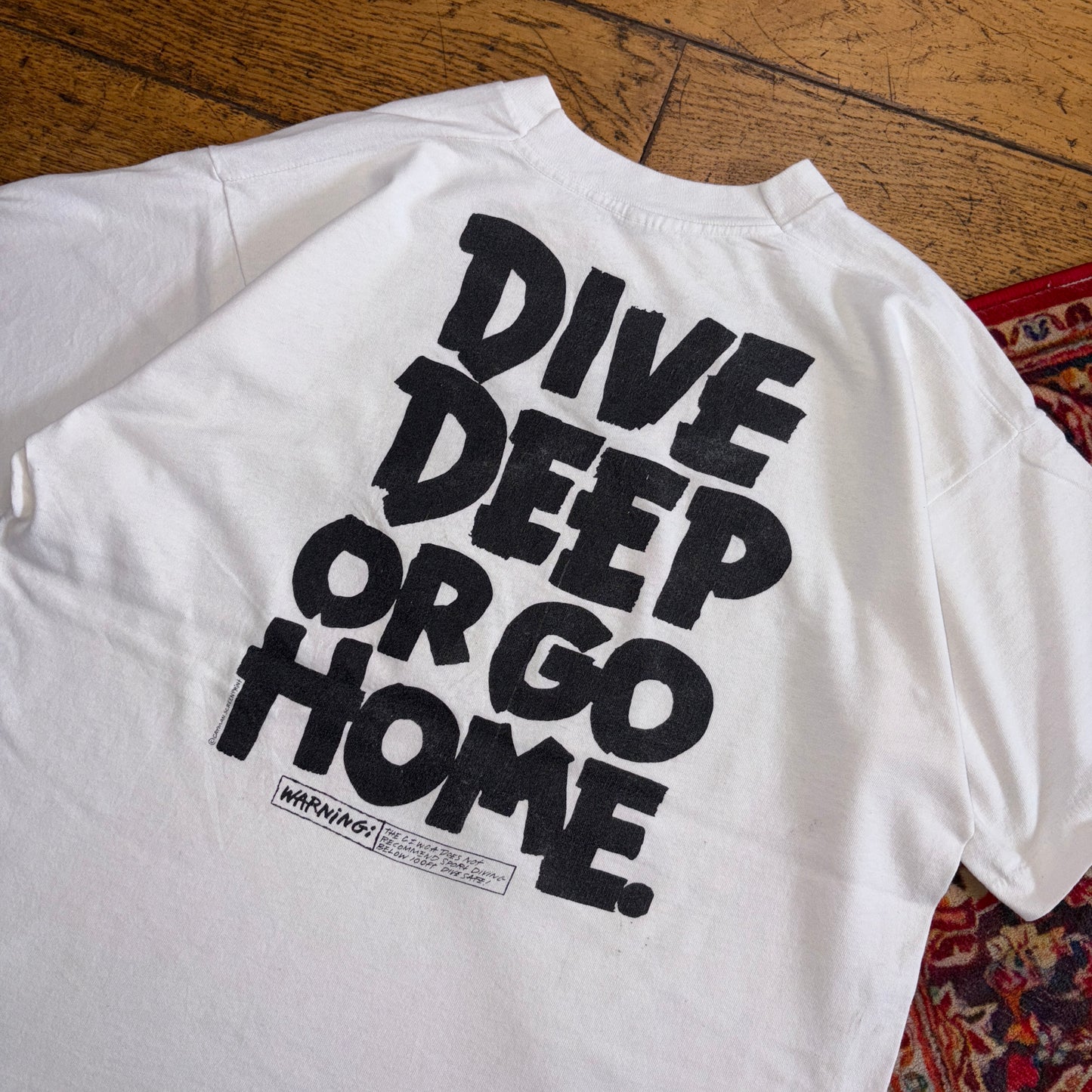 Vintage 90s White Diving Surfwear Single Stitch Graphic T-Shirt - M