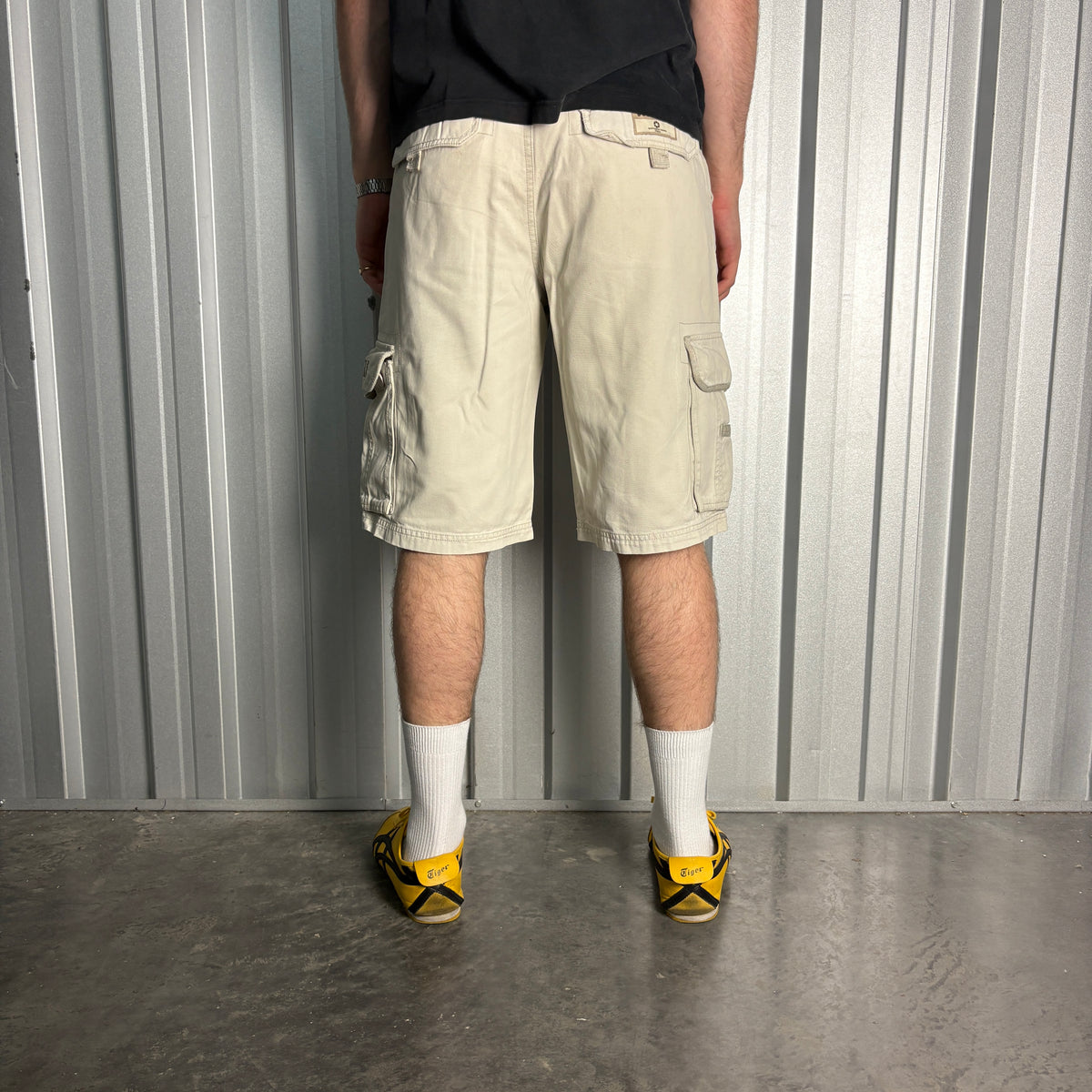 Southpole White Cargo Embroidered Y2K Hip Hop Baggy Shorts - 32