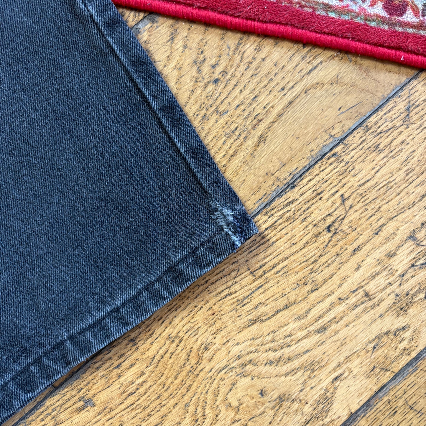 Vintage Levis 550 Baggy Black Denim Jeans - 36S