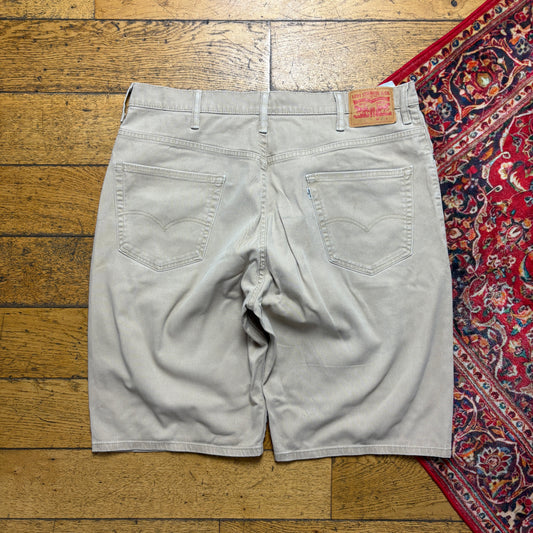 Vintage Levis 569 Baggy Cream Denim Shorts - 38