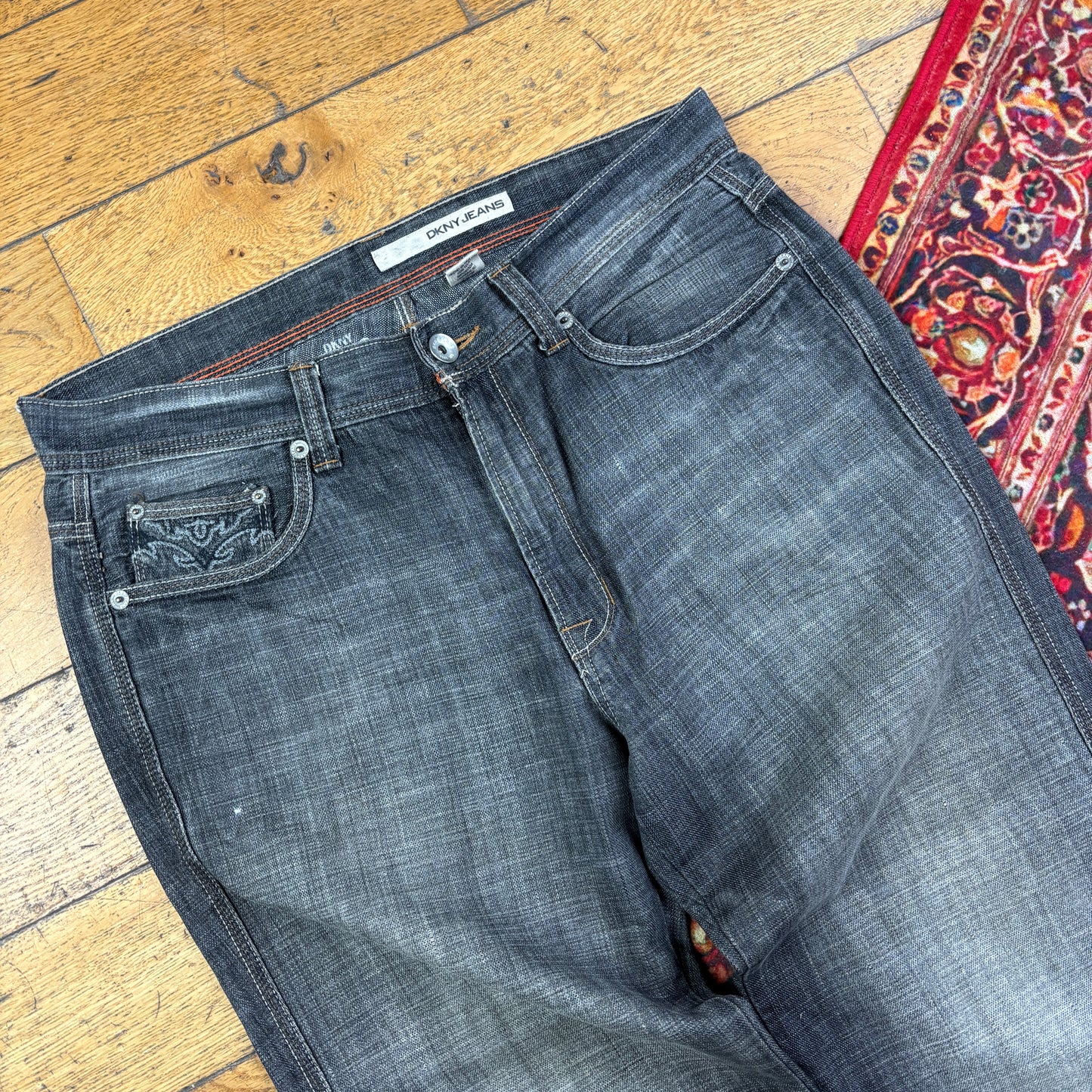 Vintage DKNY Grey Embroidered Y2K Hip Hop Baggy Jeans - 38