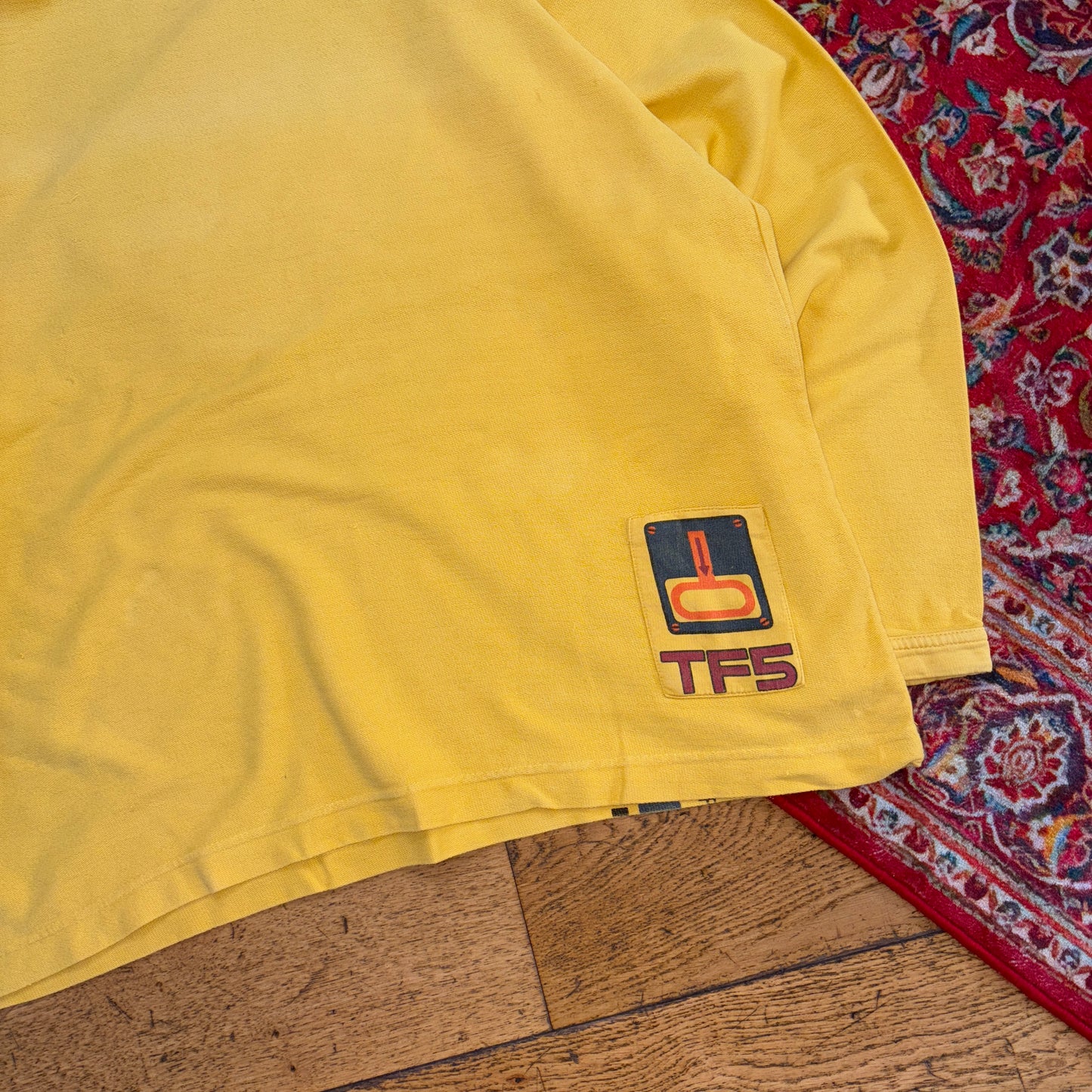 Vintage 90s Yellow Long Sleeve Graphic T-Shirt - XL