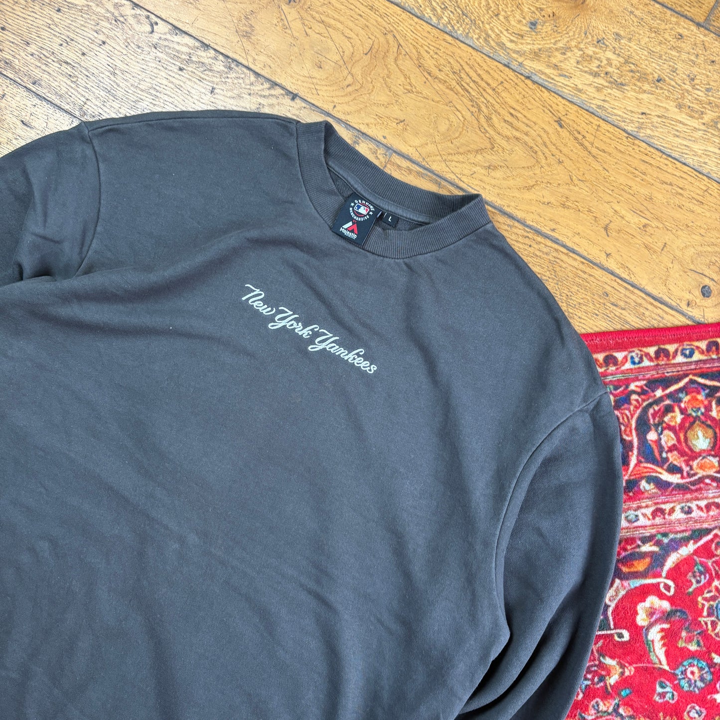 Vintage New York Yankees MLB Grey Embroidered Sweatshirt - L