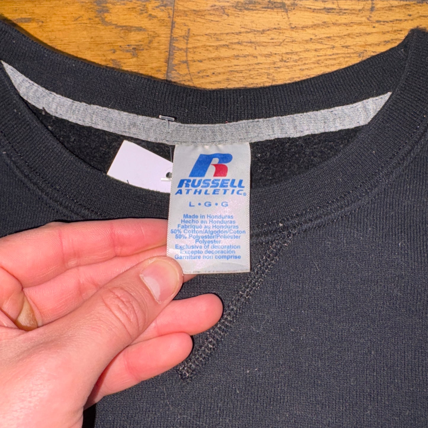 Vintage Russell Athletic Black Boxy Blank Embroidered Sweatshirt - L