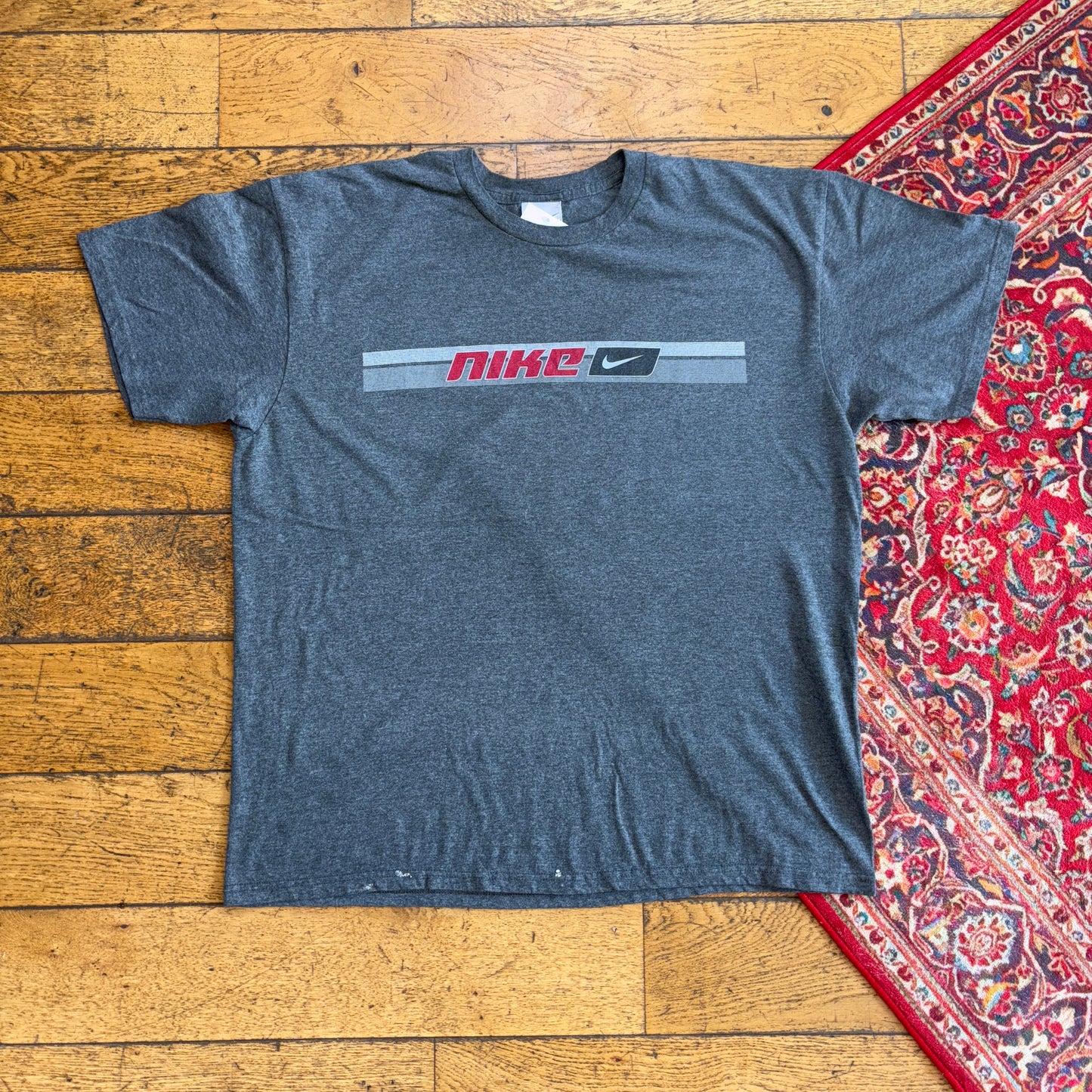 Vintage Nike Y2K Grey Graphic T-Shirt - XL