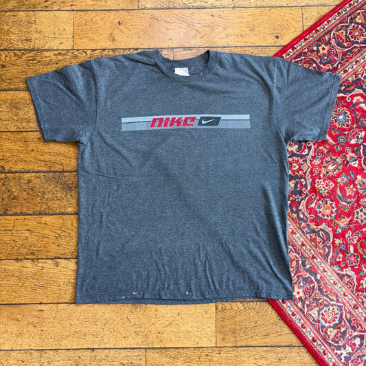Vintage Nike Y2K Grey Graphic T-Shirt - XL