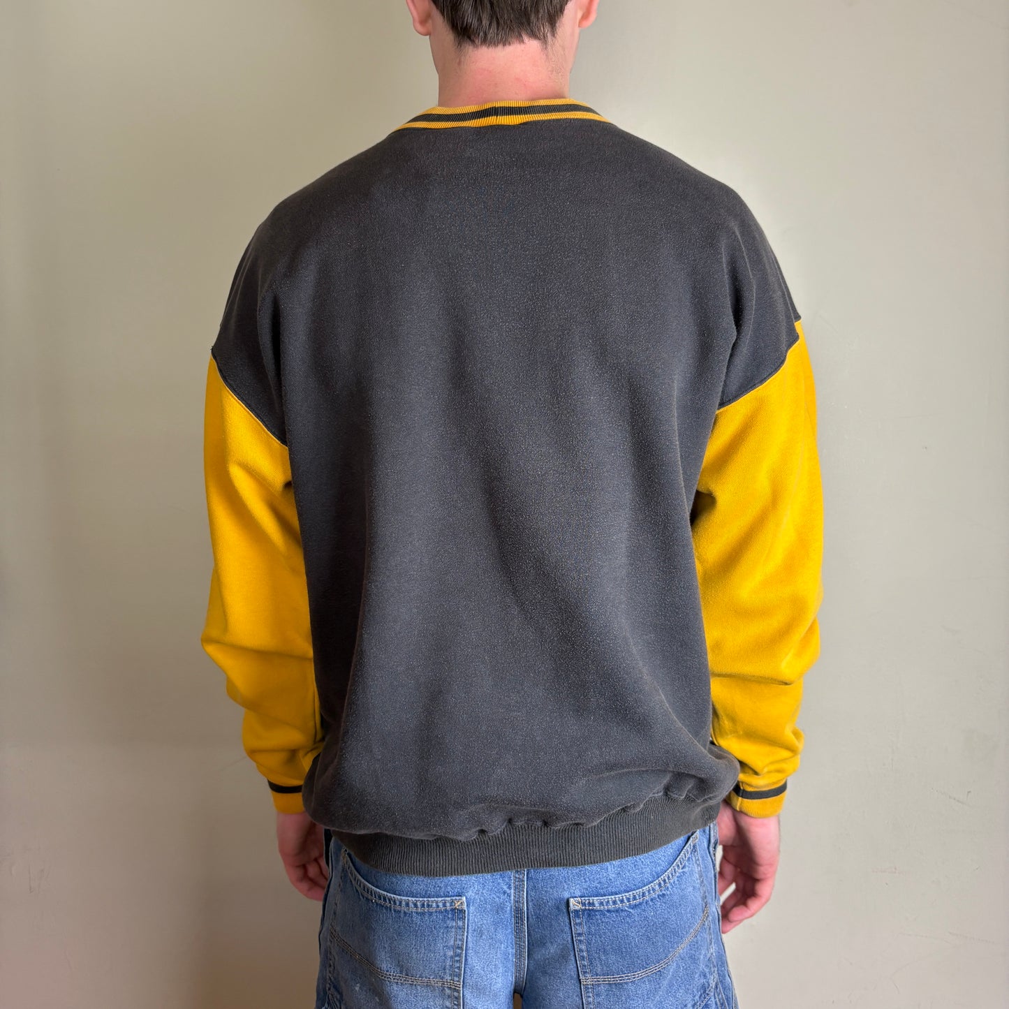 Vintage Nike Basketball 90s Black Yellow Embroidered Sweatshirt - XL