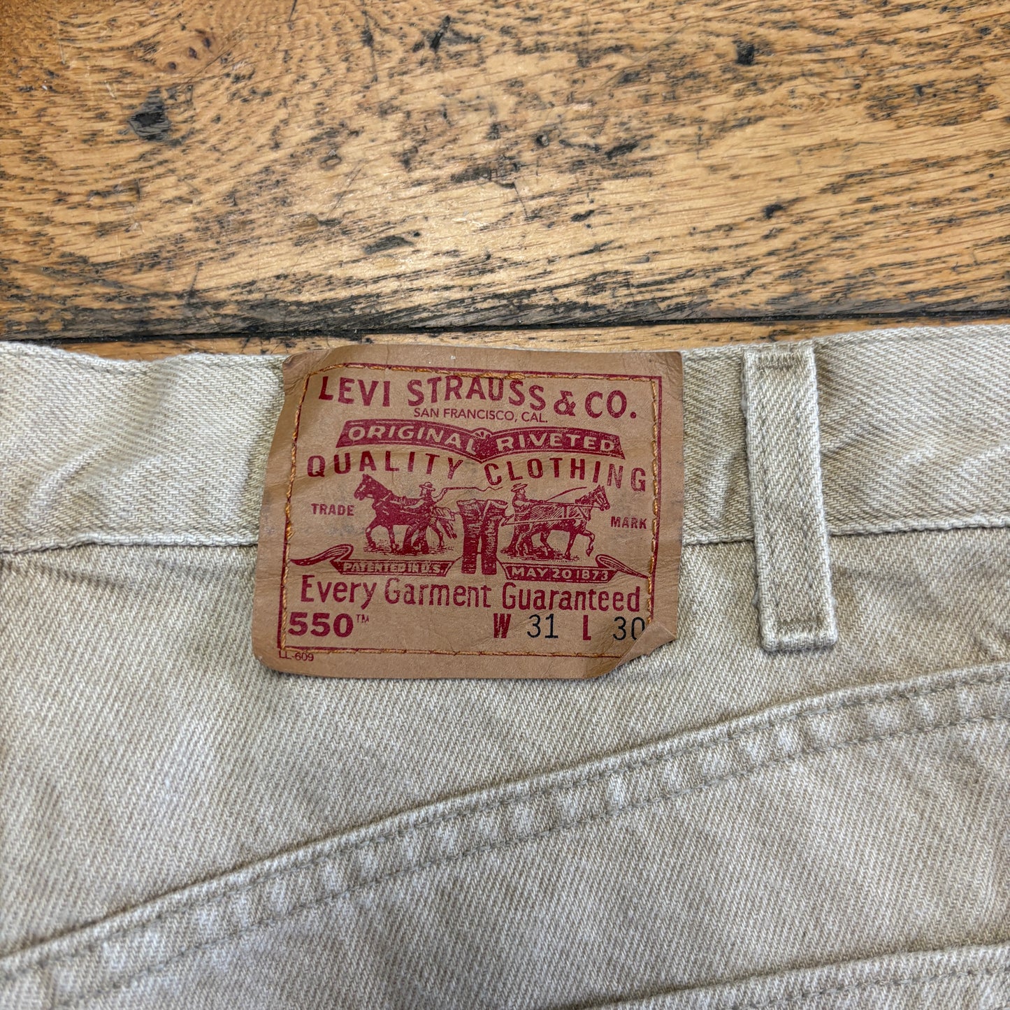 Vintage Levis 550 Relaxed Tapered Cream Denim Jeans - 31S