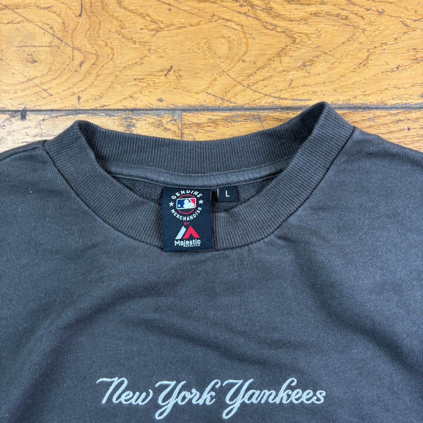 Vintage New York Yankees MLB Grey Embroidered Sweatshirt - L