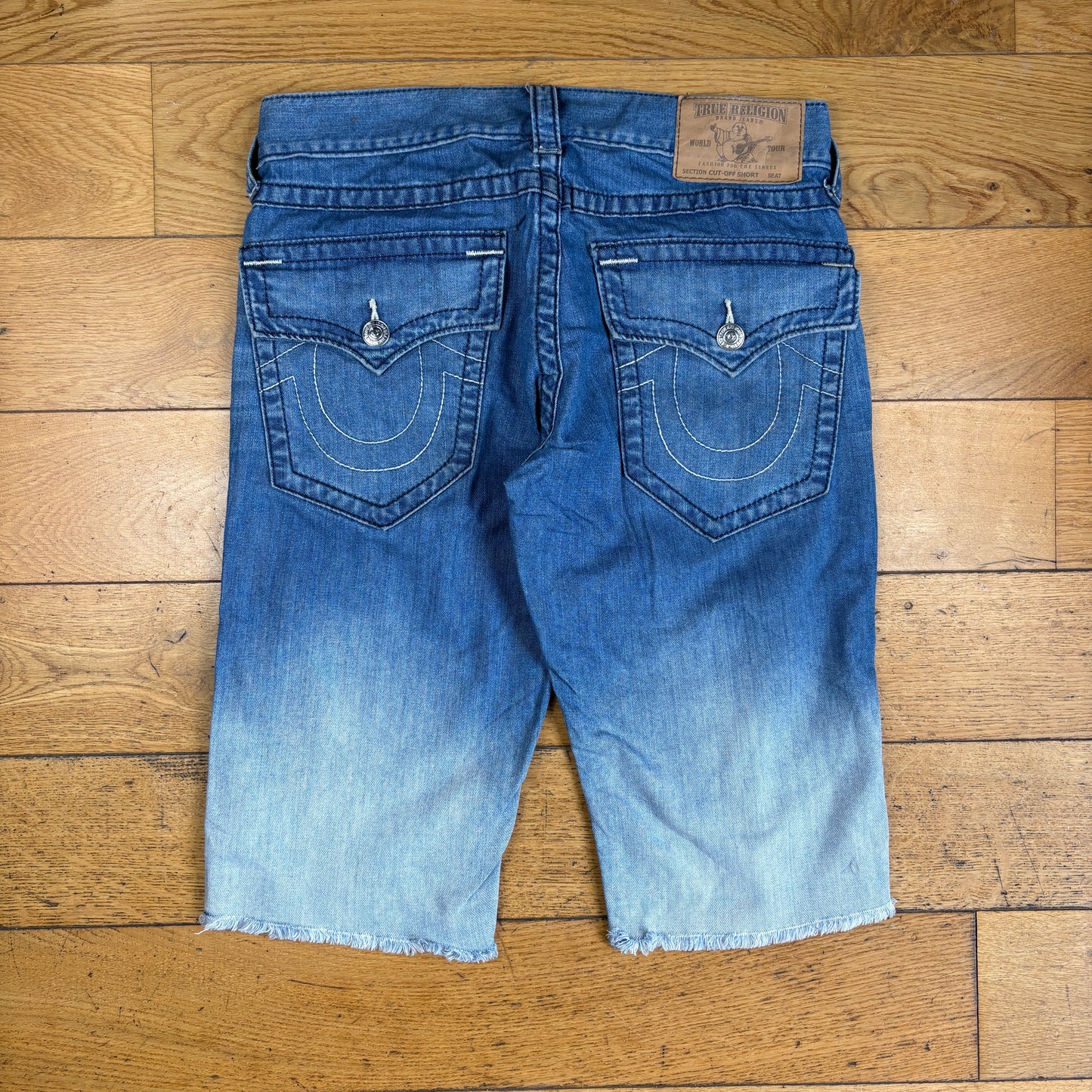 Vintage True Religion Blue Gradient Embroidered Y2K Shorts Jorts - 32