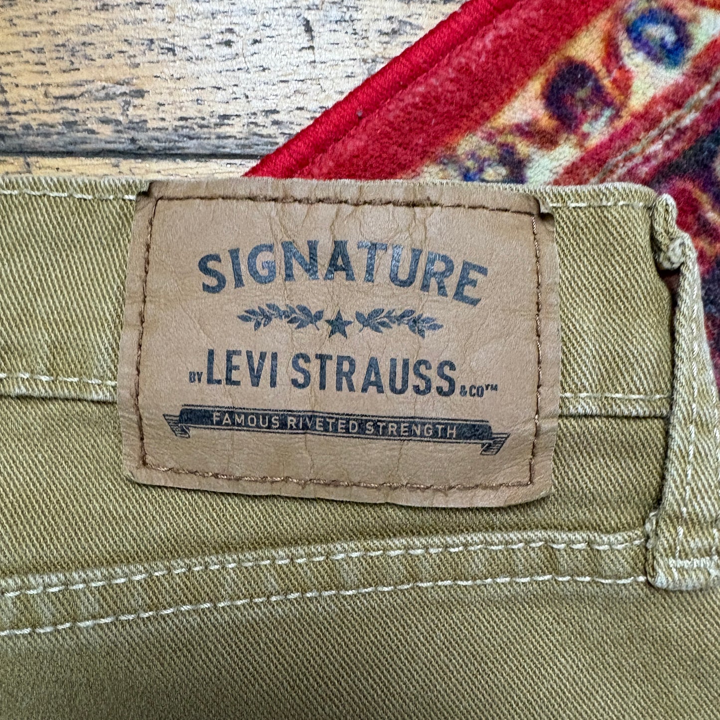 Vintage Levis Baggy Brown Shorts - 36
