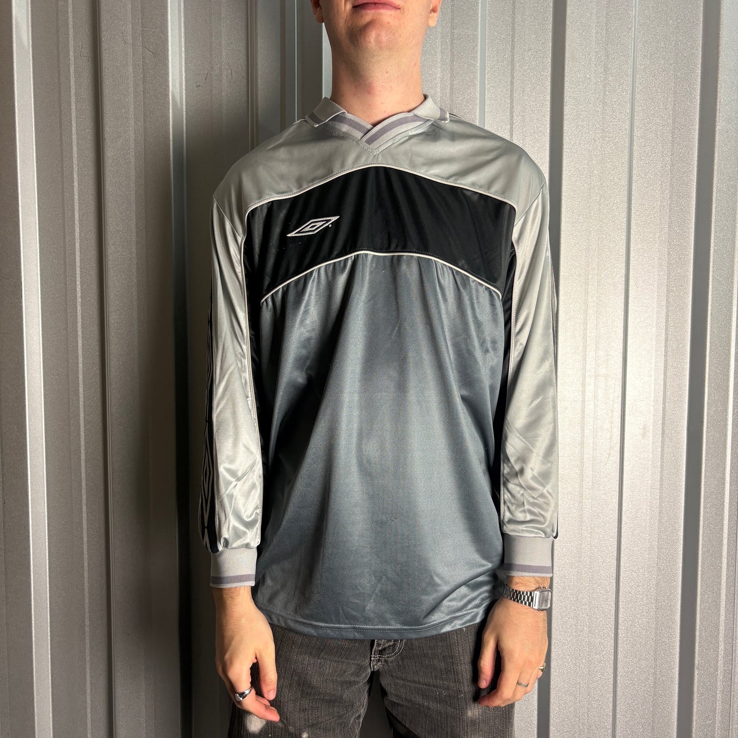 Vintage Umbro 00s Y2K Grey Black Stripe Rugby Polo Shirt - S