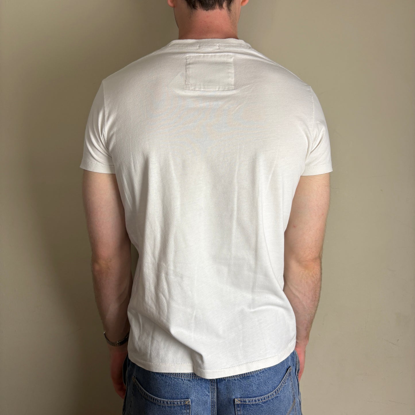 Vintage Abercombie and Fitch White Embroidered Graphic T-Shirt - S