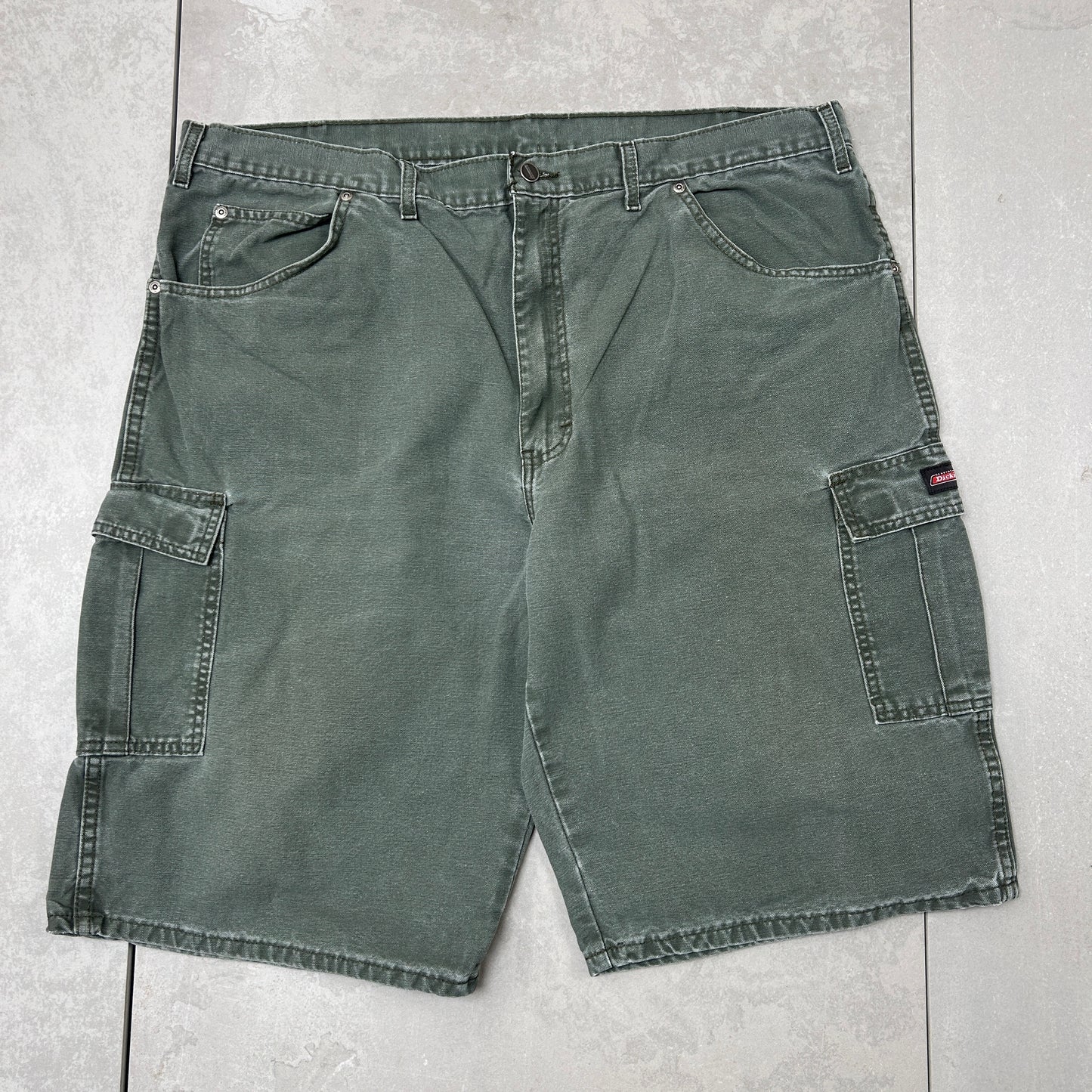 Vintage Dickies Workwear Carpenter Green Khaki Baggy Shorts - 42