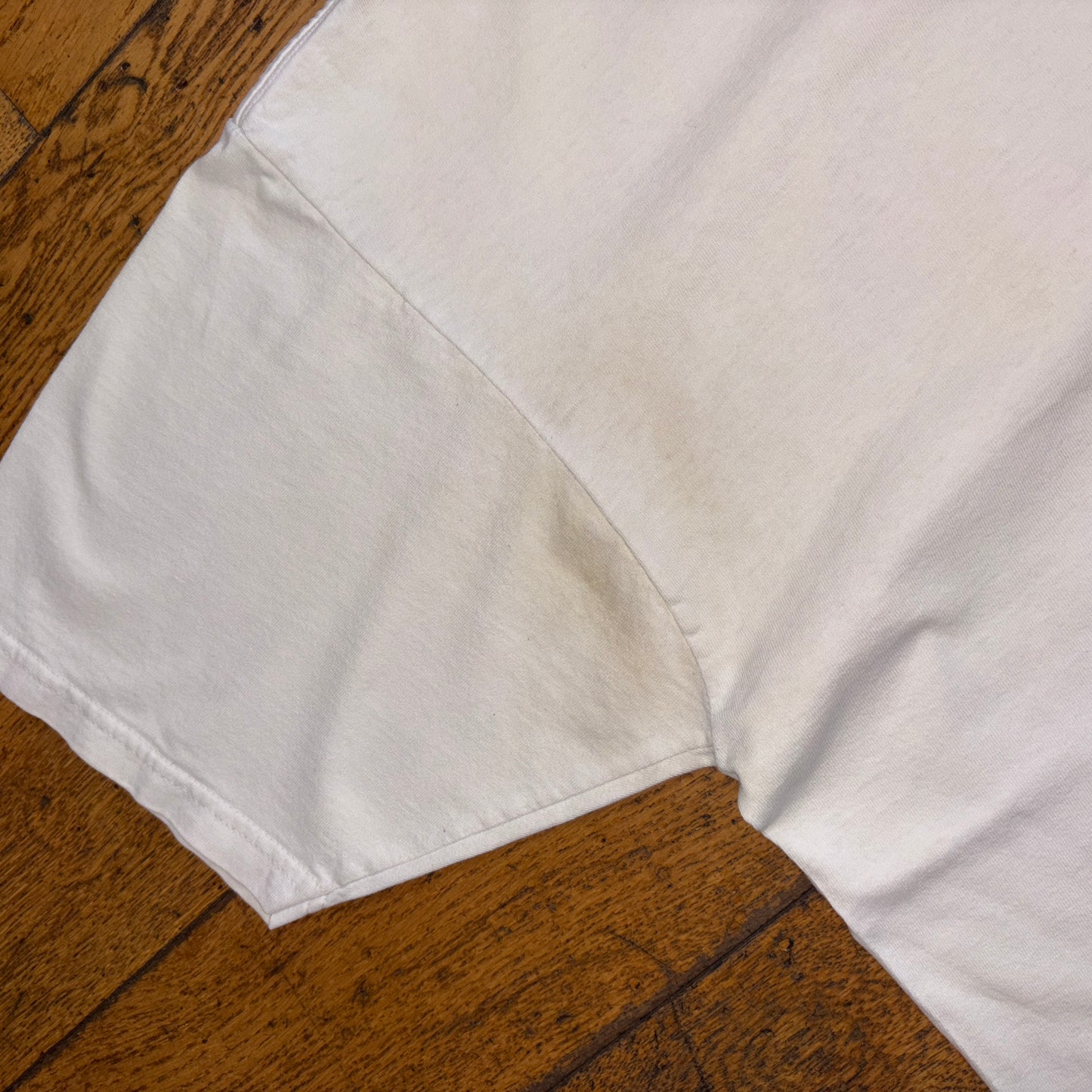 Vintage 1997 Guitar White Graphic T-Shirt - L