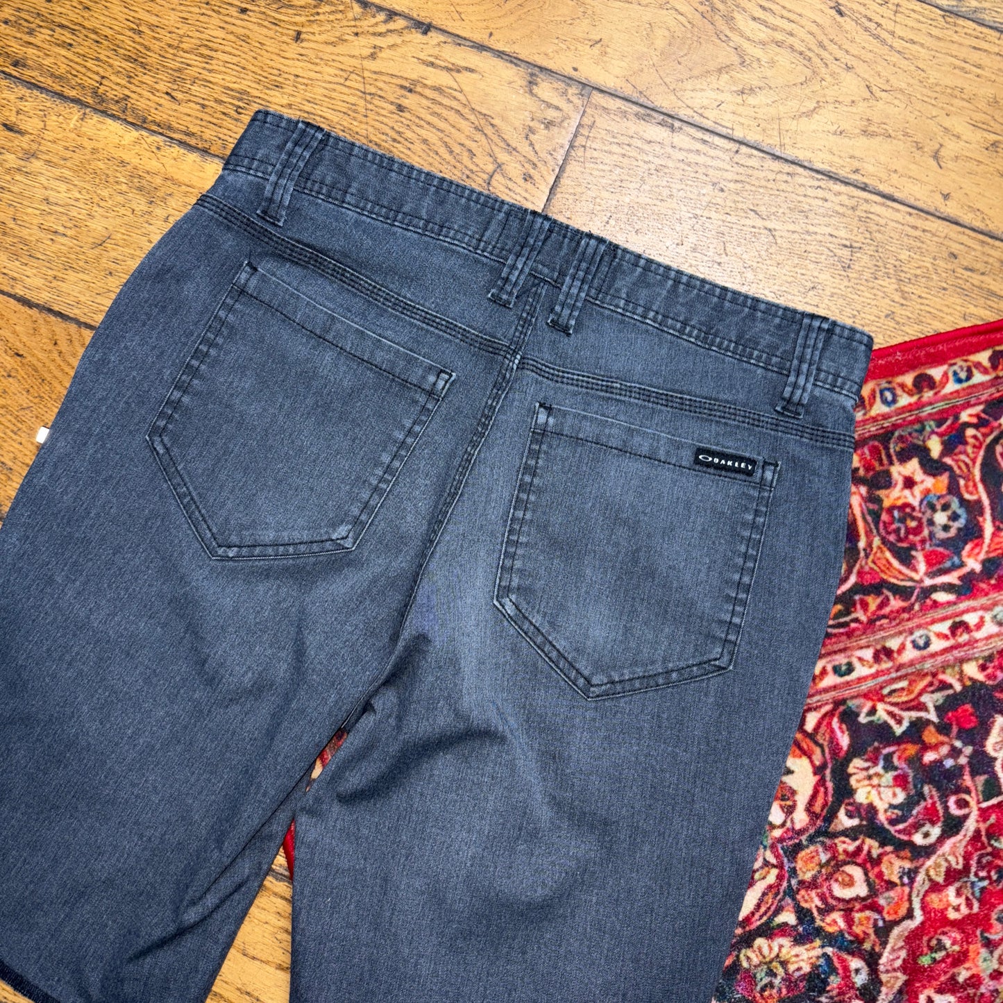 Vintage Oakley Grey Embroidered Slim Shorts Jorts - 31