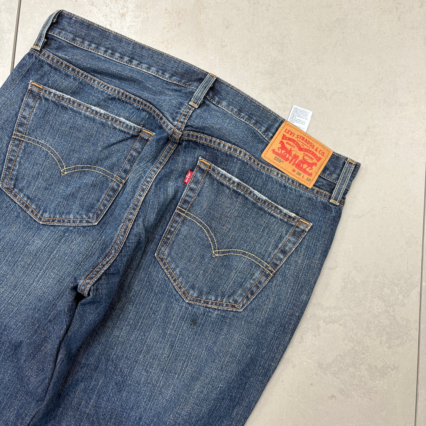 Vintage Levis 559 Baggy Blue Denim Jeans - 38