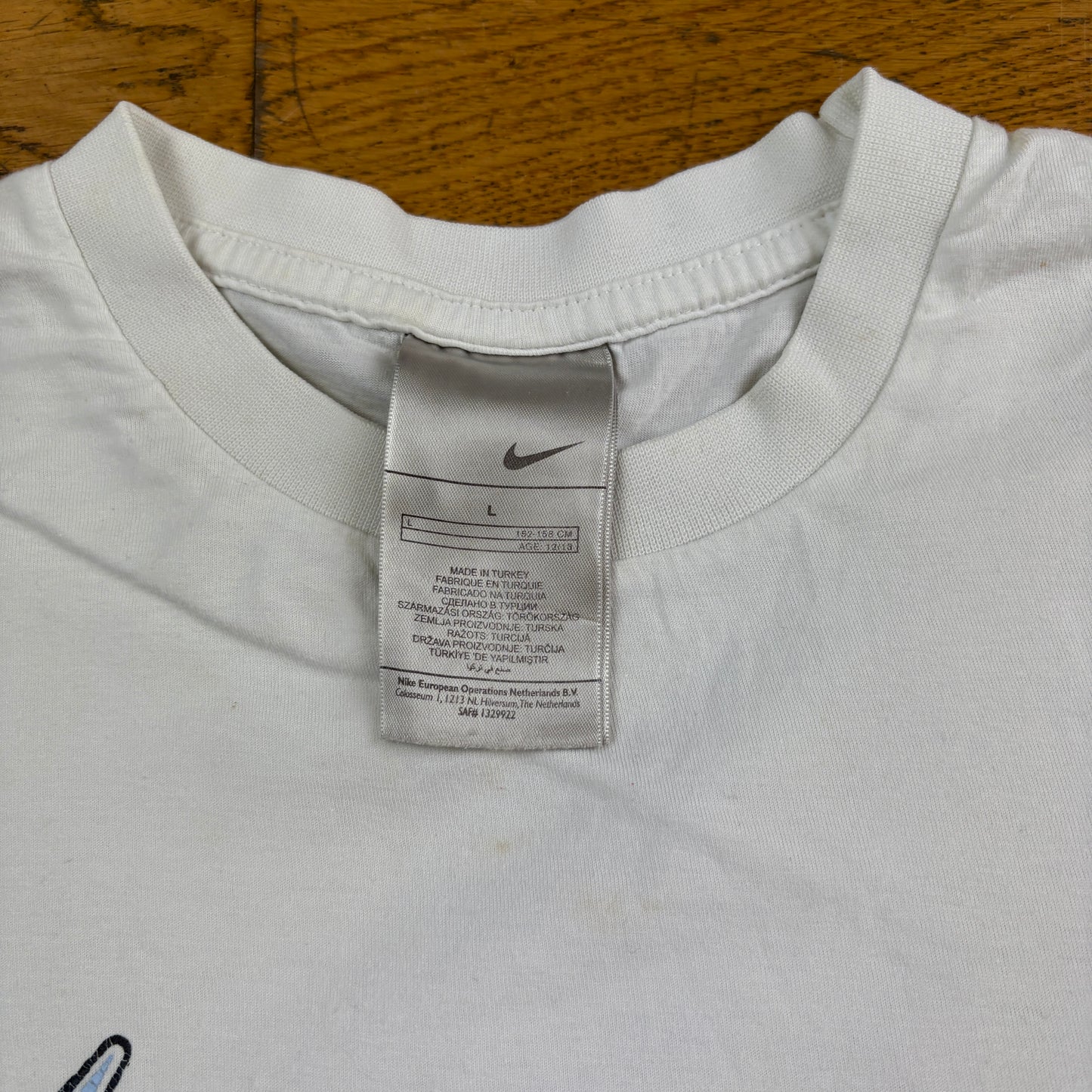 Vintage Nike White Y2K Graphic T-Shirt - XS