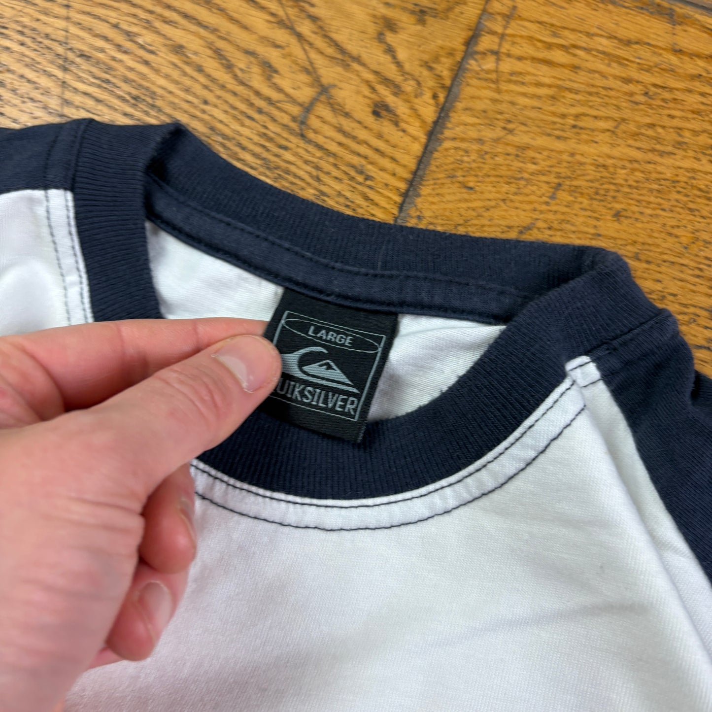 Vintage Quiksilver White Navy Surfwear Graphic T-Shirt - M
