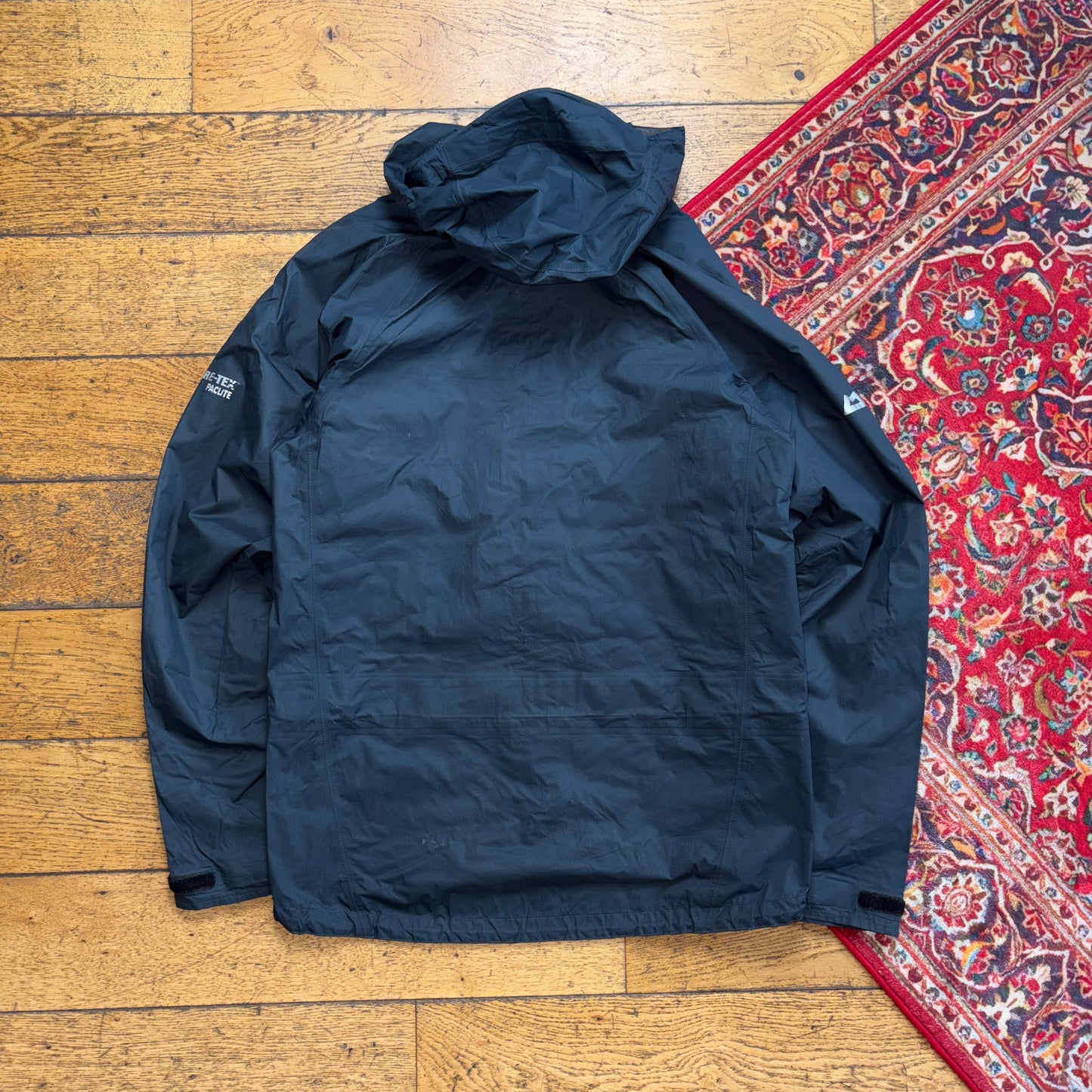 Vintage Mountain Equipment Black Goretex Hiking Technical Waterproof Jacket - S