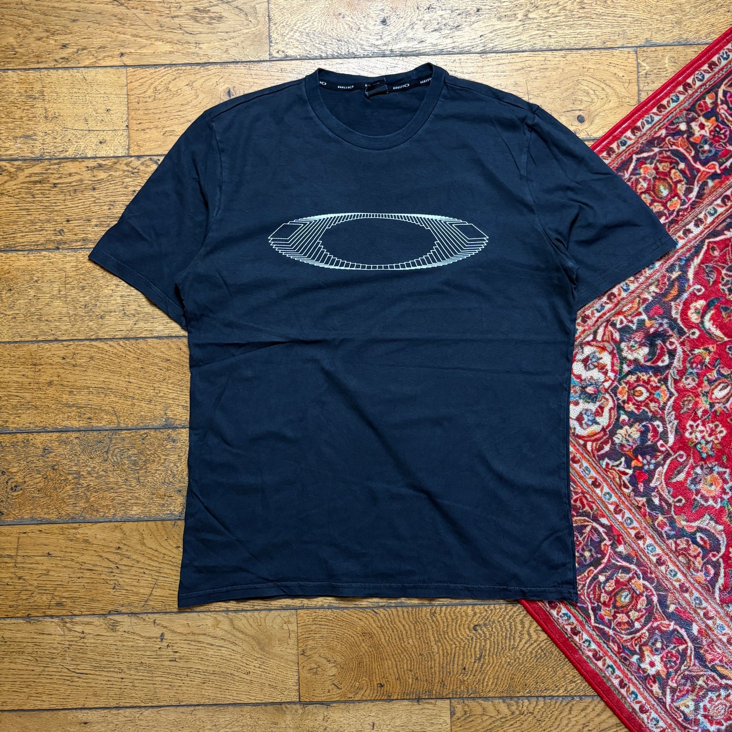 Vintage Oakley Black Graphic T-Shirt - S
