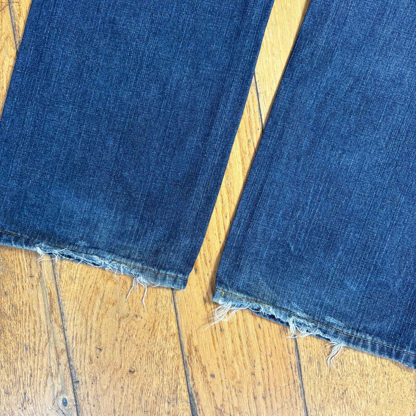 Vintage Levis 559 Baggy Blue Denim Jeans - 40
