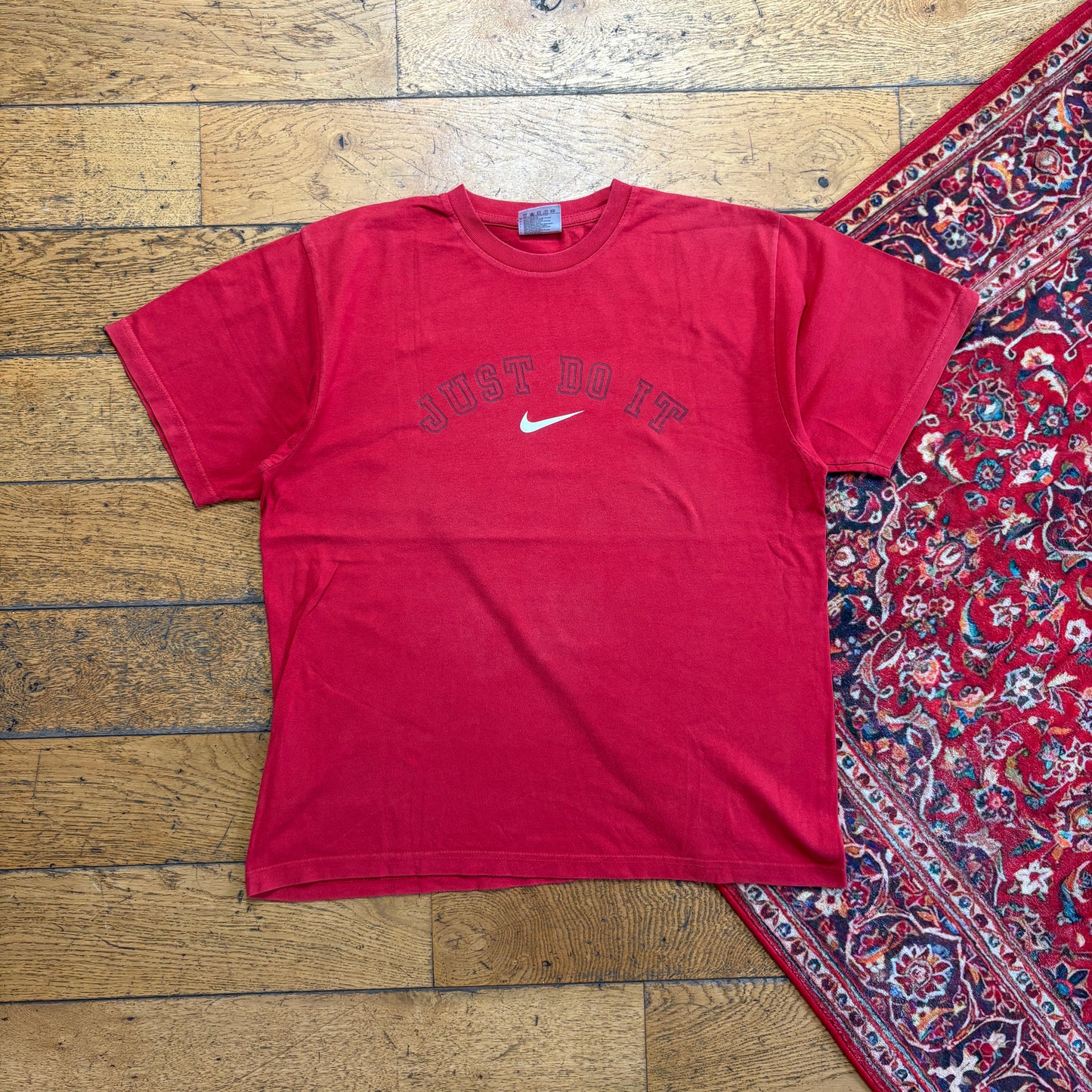 Vintage 00s Nike Red Graphic T-Shirt - M