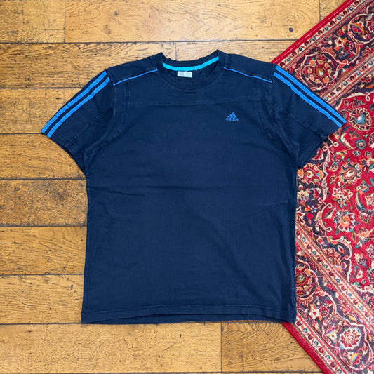 Vintage Adidas Navy Y2K Graphic T-Shirt - M