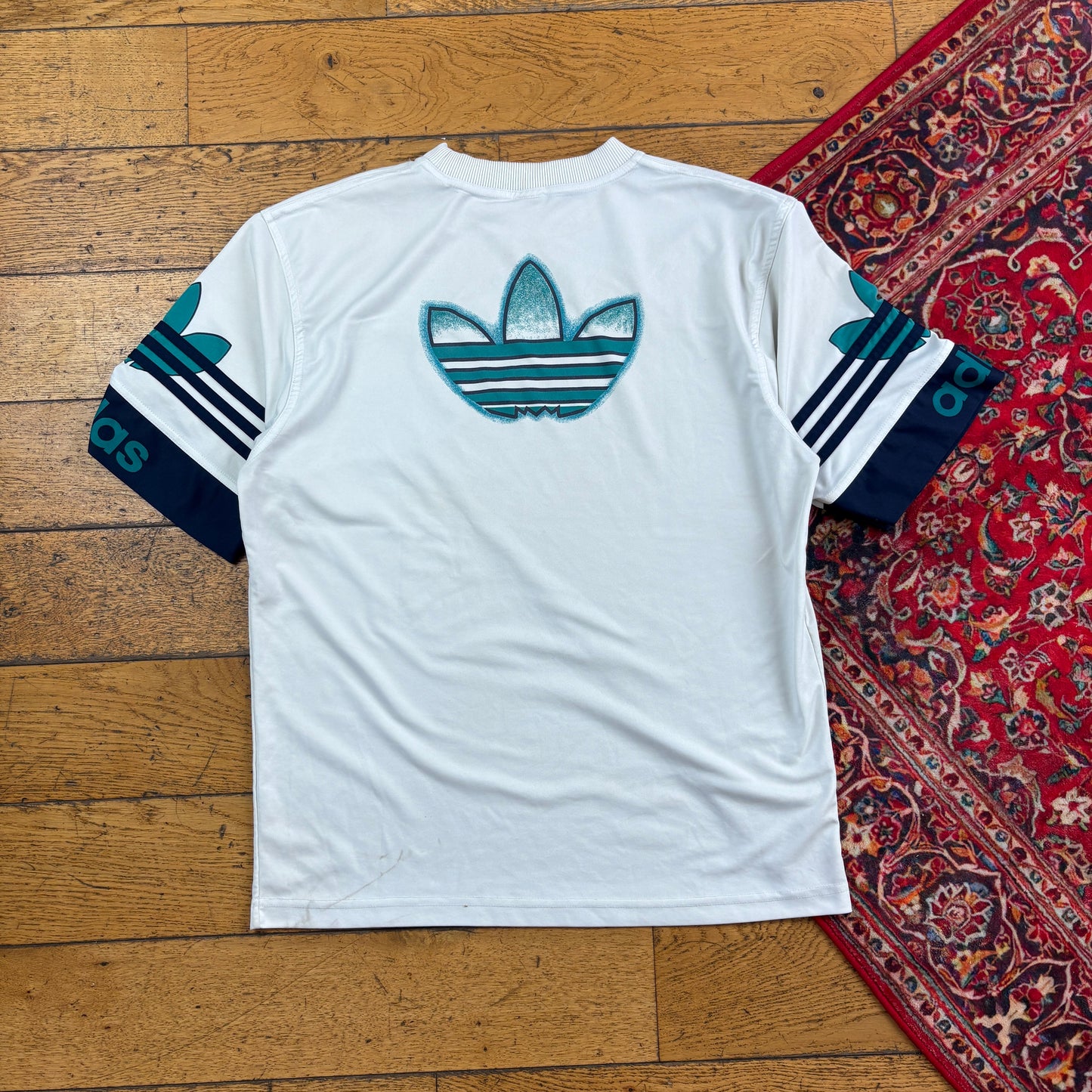 Vintage Adidas White Graphic T-Shirt - M