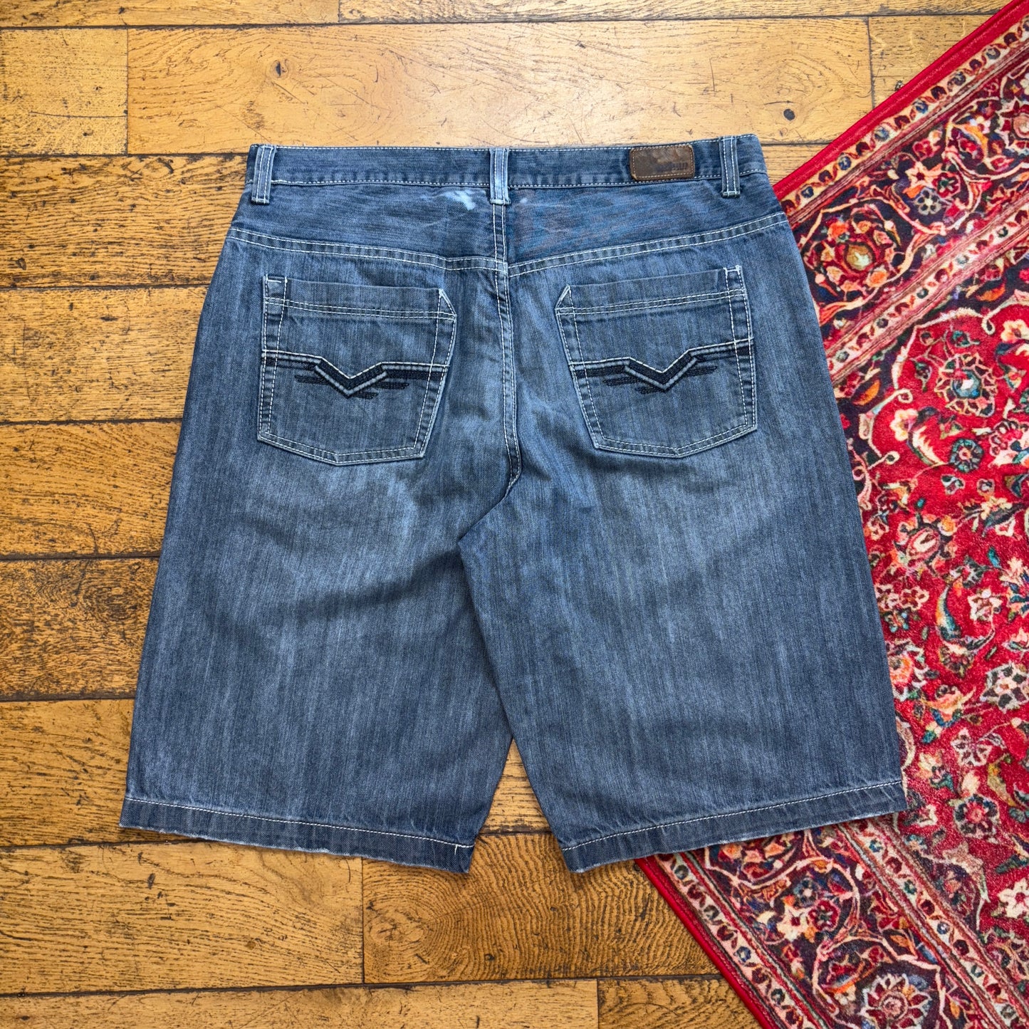 Vintage Urban Blue Embroidered Y2K Hip Hop Baggy Jeans Shorts Jorts - 38