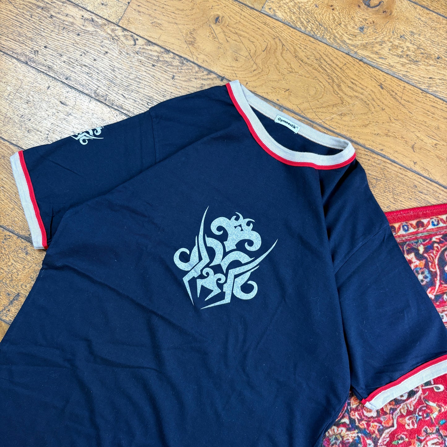 Vintage 90s Navy Raglan Graphic T-Shirt - S