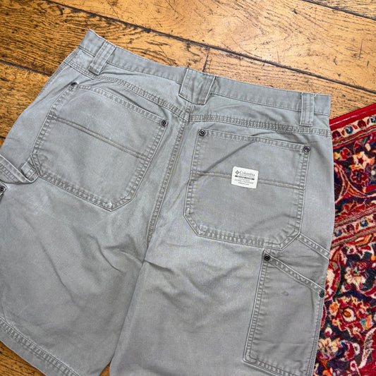 Vintage Columbia Grey Y2K Gorpcore Hiking Baggy Shorts Jorts - 34