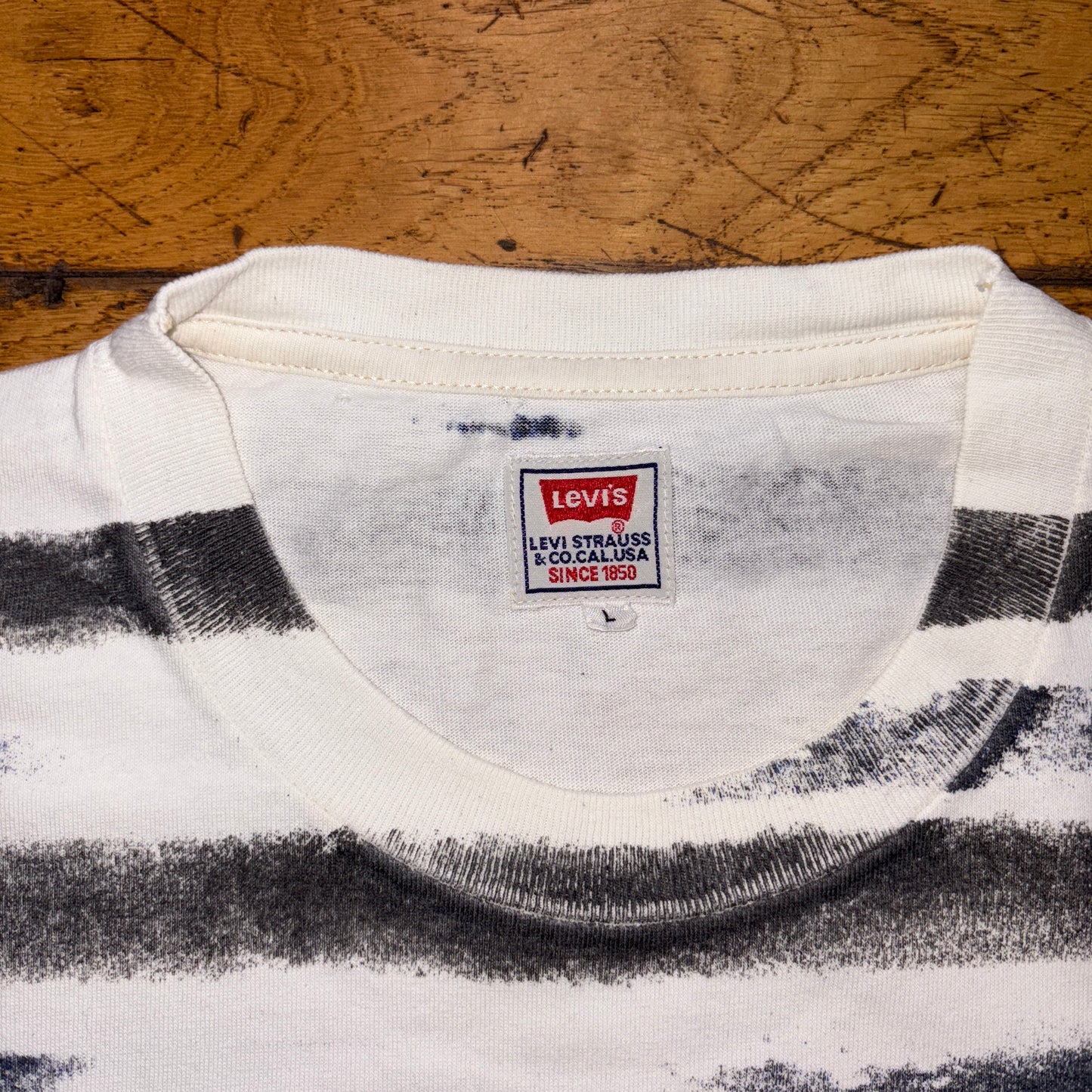 Vintage Levis White All Over Print Graphic T-Shirt - S
