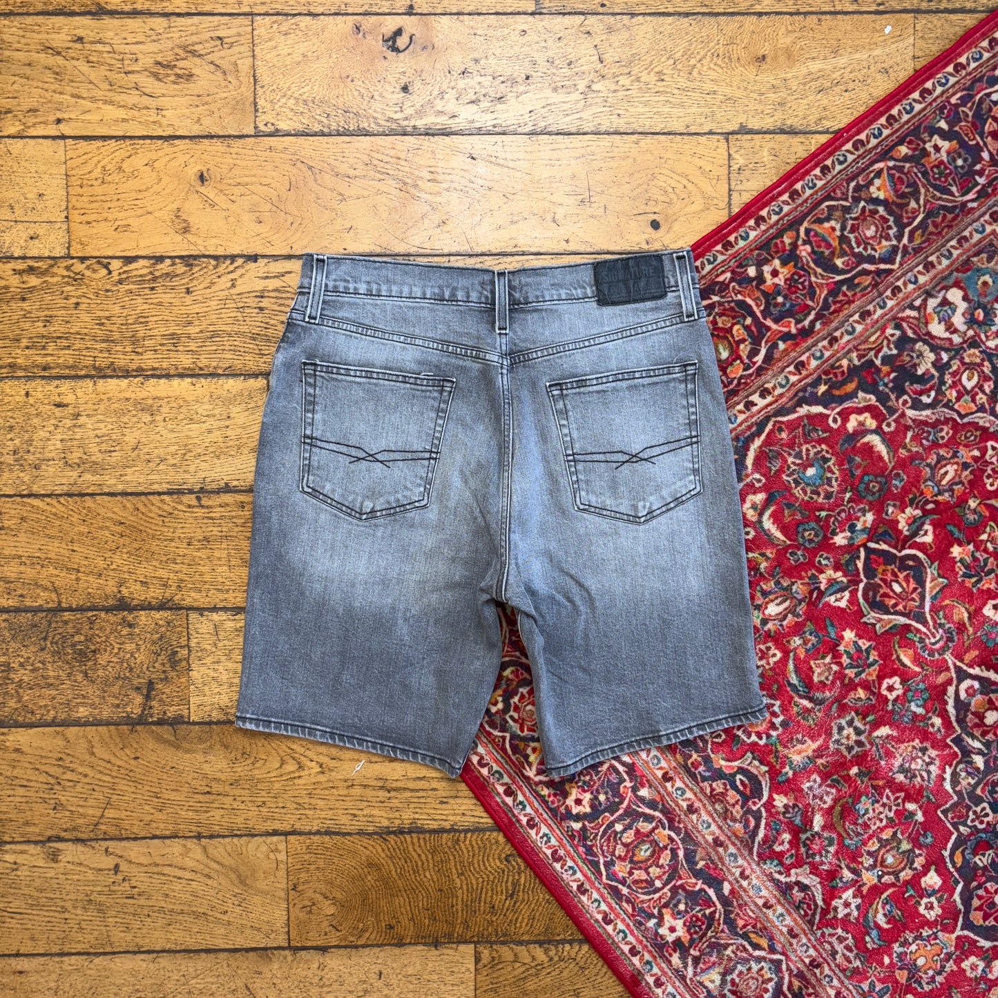 Vintage Levis Grey Baggy Denim Shorts - 34