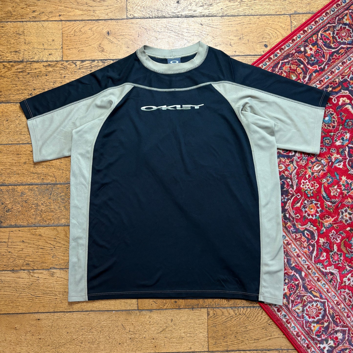 Vintage Oakley Sports Black Graphic T-Shirt - XL