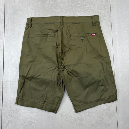 Vintage Levis Green Chino Shorts - 32